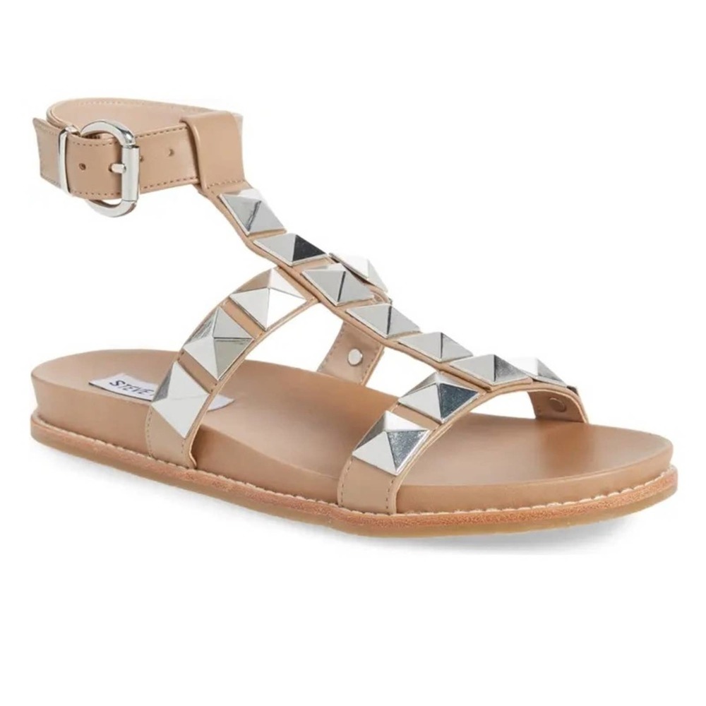 NWT Steve Madden Daft T-Strap Studded Sandal